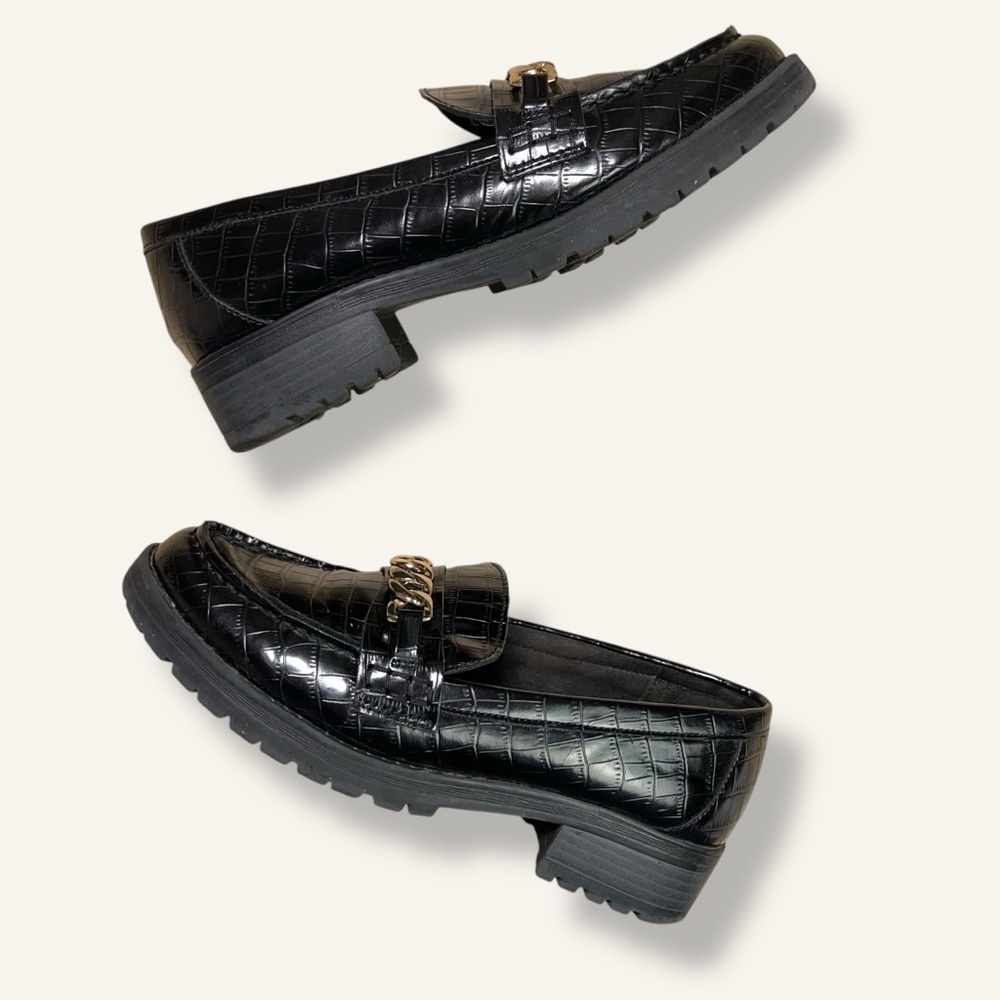 Old Navy Faux Leather Chunky Heel Loafers - Picture 5 of 10